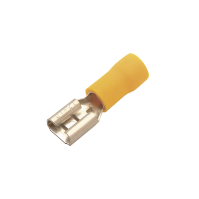 ae55096 Terminal tipo hembra aislada 0.250 / 12 - 10 AWG / Amarillo / Para baterías con terminal F1 / Paquete de 25 piezas.