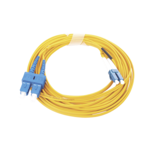 lp-fo-d-lcu-scu-05 Jumper de Fibra Óptica Monomodo 9/125 LC/UPC-SC/UPC, PVC, 2.0 mm, Dúplex, Amarillo, 5 Metros (16.40 Pies)
